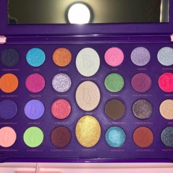 Bratz Revolution Eyeshadow 💗 - Picture 1 of 2